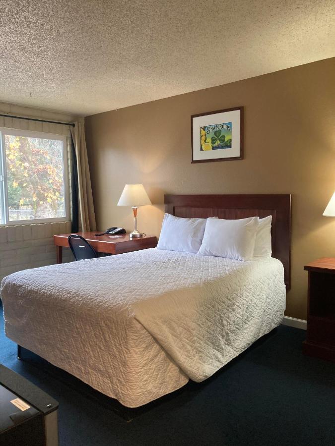 Travelodge By Wyndham Canyonville Esterno foto