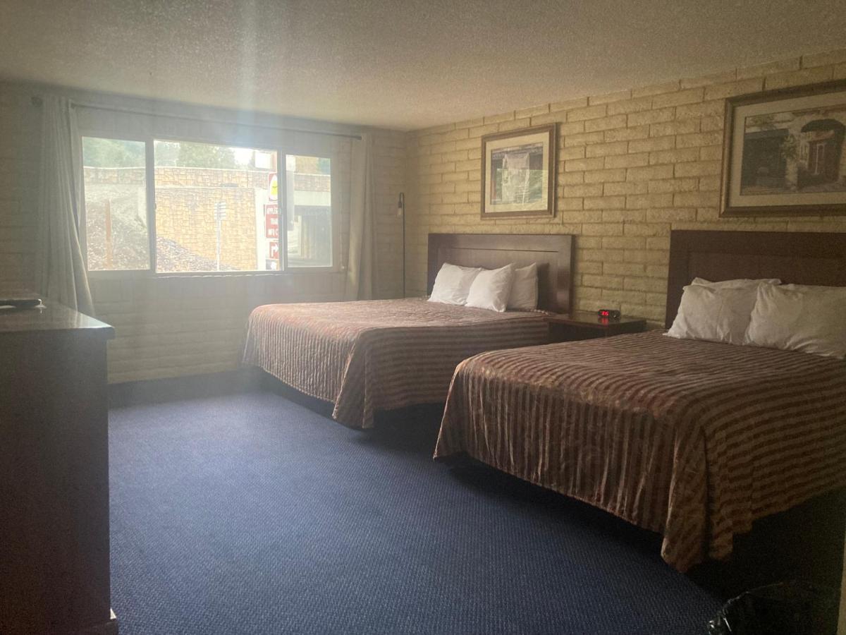 Travelodge By Wyndham Canyonville Esterno foto
